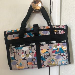 Lesportsac toiletry/ travel bag